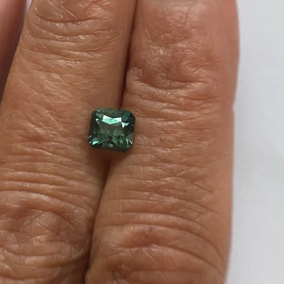 REAL Teal / Green NATURAL Sapphire - 1.09 Carats - NO HEAT - Kenya